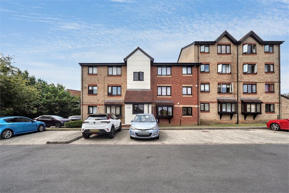 129 Magpie Close, Enfield EN1 4JD