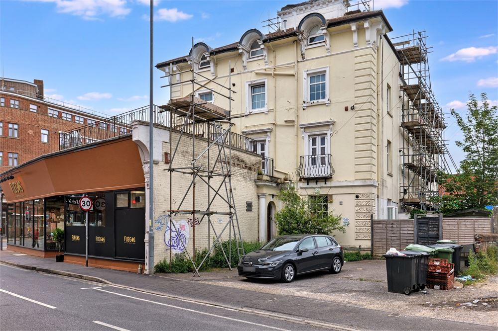 Flat 1, Clare House, PO5 1JL